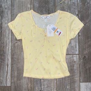 Brand new top! Perfect for summer